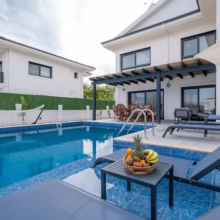 Pera Villa
