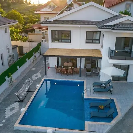 Villa Pera *